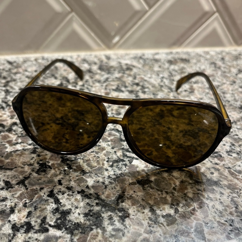 Sunglass hut aviators
